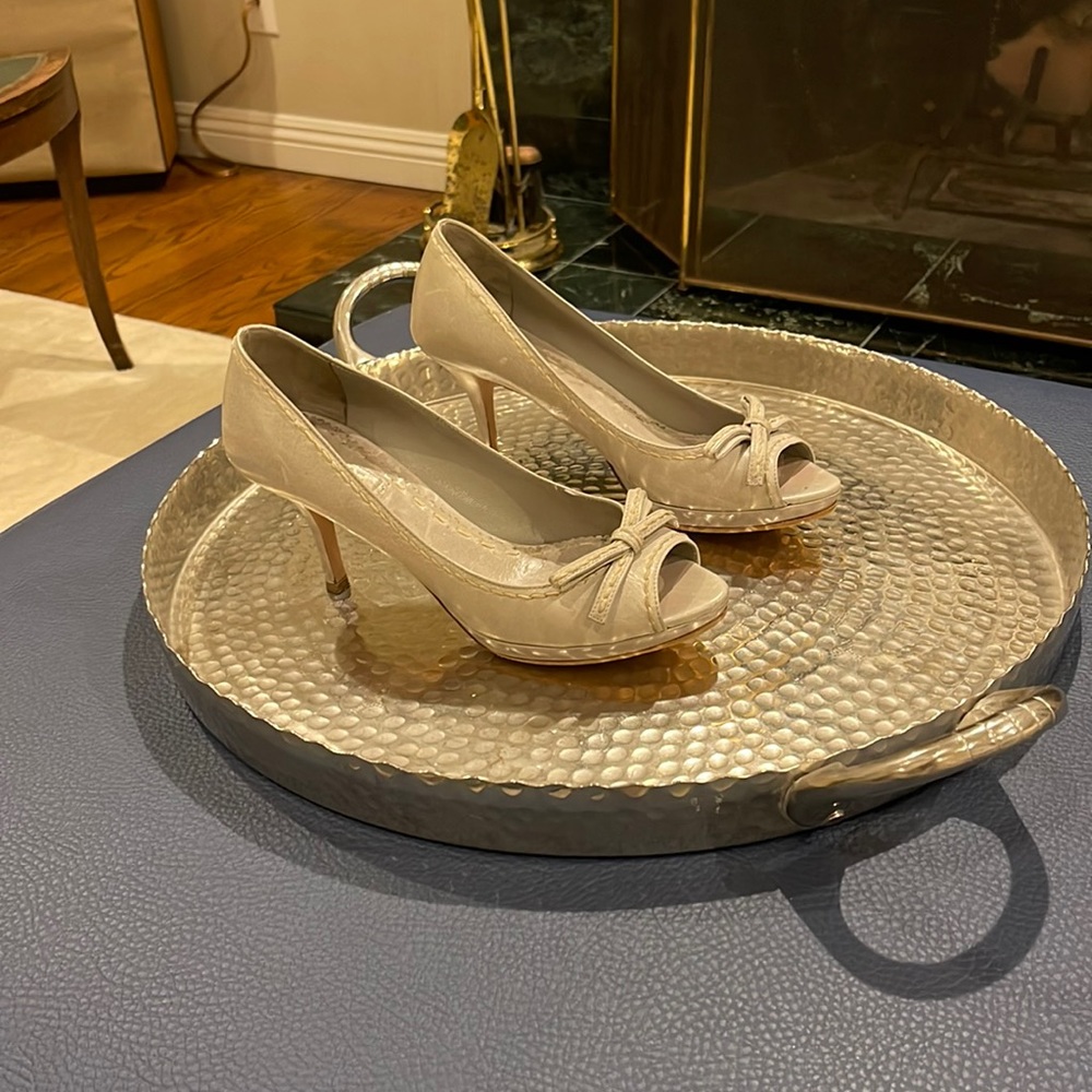 Prada light Grey Leather Peep-Toe Platform Pumps with Bow accent Size 39